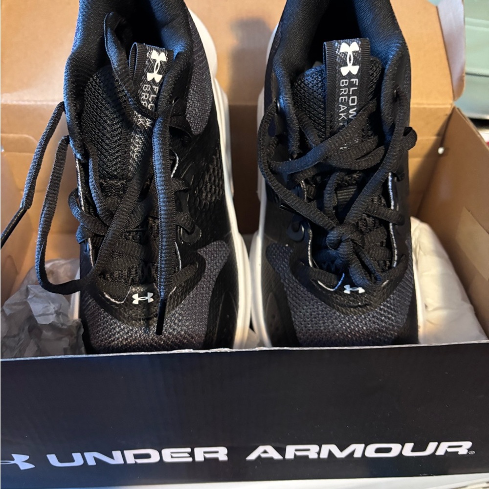 Under Armour Black Athletic Shoes UA FLOW Breakthru 3